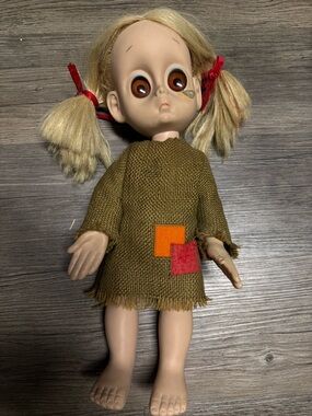 Vintage Little Miss No Name Doll
1965 Hasbro original dress and safety pin